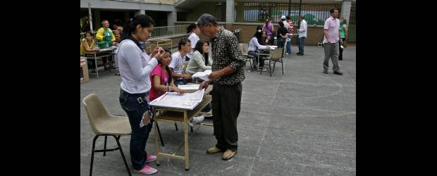 Comunidad votó por lo que más quiere en sus barrios | Esteban Vanegas | Entre las 9:00 a.m. y las 4:00 p.m. en los diferentes puntos de votación ubicados en toda la ciudad, la comunidad se hizo presente para votar por los proyectos que deben ser prioritarios en sus barrios y para escoger los delegados que velarán por la inversión de esos recursos públicos.