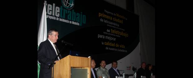 Teletrabajo, una opción incluyente | Julio César Herrera | El empresario Nicanor Restrepo Santamaría, presidente de la Fundación Incluir, durante el lanzamiento del proyecto de Teletrabajo para Medellín.