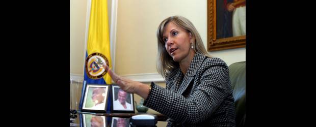 Palabras de Liliana Rendón generaron fuerte rechazo | Colprensa | La senadora Alexandra Moreno Piraquive, del Movimiento Mira dijo que la cultura machista es la que permite este tipo de actos. Dilian Francisca Toro, rechazó los argumentos que justifican este tipo de conductas.