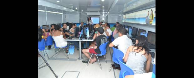 El BBVA se lanzó a la educación financiera | Cortesia | El Banco BBVA realizó en Santa Marta el lanzamiento del programa de Educación Financiera, que presenta en sociedad hoy, en Bogotá. En el primer año, llevará los cuatro talleres del programa a 12.000 colombianos.