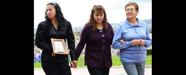 Familia de militar asesinado denunciará ante la CIDH | Colprensa | El Gobierno y la familia del sargento Francisco Aldemar Zamora ratificaron su interés de que este crimen sea declarado una violación de la guerrilla de las Farc al Derecho Internacional Humanitario. Un desmovilizado ubicó la fosa con los restos del militar y dijo que fue asesinado dos meses después de su plagio.