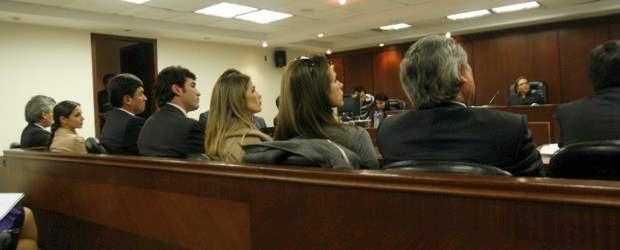La familia Dávila devolvió 2.414 millones de pesos de los subsidios que recibieron. | Colprensa | El jefe de la unidad anticorrupción de la Fiscalía, Martin Moreno Sanjuán, presentó ante la juez 37 de garantías la imputación de cargos en contra de los miembros de la familia Dávila y la exreina de belleza Valerie Domínguez.