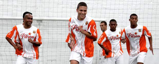 Juan Fernando Quintero estaría a un paso de llegar a Nacional | Hernán Vanegas | Quintero podría convertirse en otra de las nuevas contrataciones del cuadro verde que el próximo afrontará el rentado local y la Copa Libertadores 2012.