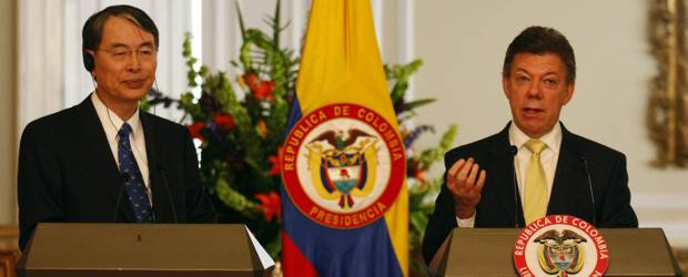 Colombia y CPI firmaron Acuerdo de Ejecución de Sentencias | Colprensa | Presidente de la Corte Penal Internacional Sang-Hyun Song estará hasta este miércoles en Colombia. Se reunió con Santos en la Casa de Nariño.