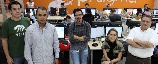 Los que no saben inglés están off en tecnología | Róbinson Sáenz | Fernando Rengifo, Mauricio Bedoya, David Jurado, Lina Tobón y Juan Fernando Londoño hacen parte del grupo de los "bilingües" de Pragma, quienes reconocen la importancia de tener las competencias altas en una segunda lengua para mantenerse vigentes en sus carreras en el mundo de la tecnología.