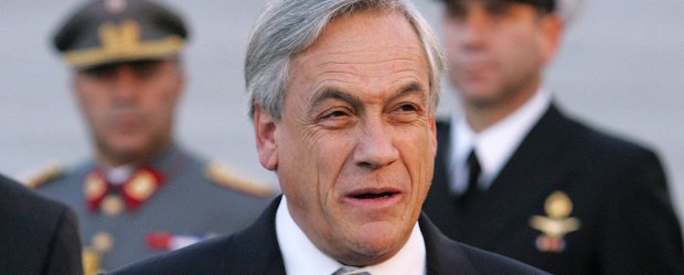 Piñera adelanta su regreso a Chile por el accidente minero | Reuters | Piñera partirá a la una de la tarde, es decir que no llegará a asistir a la investidura de Santos.