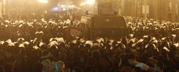 Protestas contra el régimen egipcio llegan al corazón de El Cairo | Reuters | Las personas manifestaron en la céntrica plaza de Tahrir.