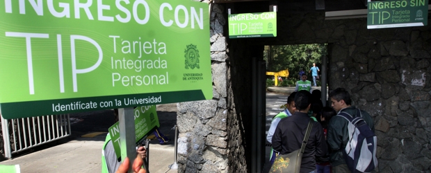 Directivas de la U. de A. analizan situación | La implementación de la tarjeta TIP ha generado los enfrentamientos de los últimos días en la Universidad de Antioquia.