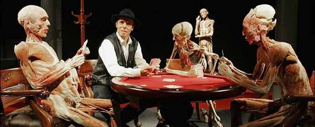 Cuerpos del profesor Von Hagens ahora están en internet | Von Hagens saltó a la fama tras "plastinar" su primer cadáver en 1990, tras veinte años de investigación.