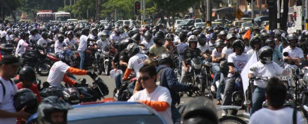 Motociclistas protestaron en Medellín | Carlos David Palacios | Medellín se unió a la convocatoria nacional en rechazo al proyecto de ley, que según los motociclistas, es injusto y lesiona sus intereses, pues para muchos es su herramienta de trabajo.
