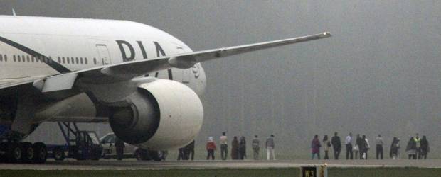 Liberaron a canadiense tras amenaza en avión, | Reuters | El incidente comenzó cuando una mujer llamó a la policía canadiense desde un teléfono público luego de que el avión despegara, y dijo que el hombre llevaba explosivos con él.