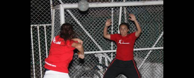 En Juegos, más que balonmano es una maratón | Hernán Vanegas | Las jugadoras de Colombia entrenan en diferentes escenarios mientras les hacen entrega del Cubo de Itagüí.