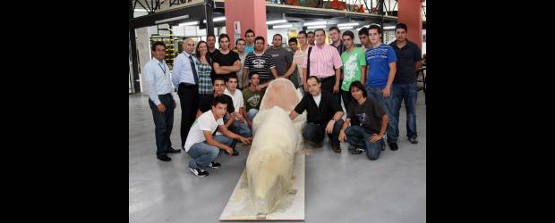 Estudiantes diseñan bólido paisa | | A mediados del año los carros de todos los equipos del país tendrán su prueba en el Autódromo de Tocancipá. Allí cumplirán un examen estático y una evaluación en competencia de diferentes mangas.