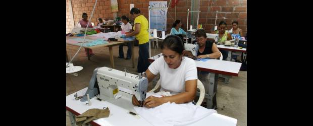 Tecnología del BID para confecciones y alimentos | Róbinson Sáenz | Con este programa las microempresas podrán incorporar herramientas tecnológicas como programas y equipos de cómputo, maquinaria y automatizaciones. Los créditos se podrán pagar hasta en 36 meses y habrá 6 de gracia.