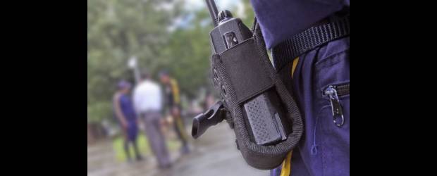 Con piel de oveja ladrones operan en Medellín | Foto Ilustración: Juan Fernando Cano | Según fuentes de la Sijín, los delincuentes usan prendas privativas de las Fuerzas Militares - lo que es otro delito -, que adquieren en tiendas de la ciudad, y uniformes de vigilancia privada. Además portan falsos carnés.
