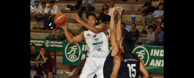 Arrieros, armados para ganar | Archivo | El poste Didier Pérez tendrá una nueva oportunidad en Arrieros-Gobernación-Indeportes Antioquia para que se consolide en la Copa Invitacional.