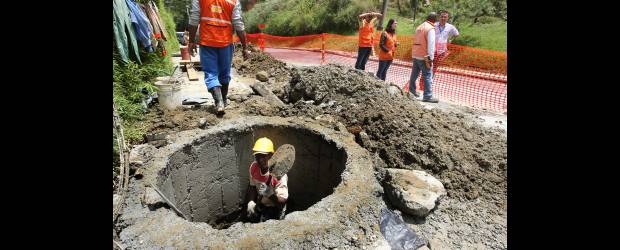 En diciembre reabrirán la vía al Tesoro | Juan Antonio Sánchez | Por trabajos de estabilización en el terreno permanecerá cerrada durante tresmeses la vía comprendida entre la glorieta La Poda y la loma de Los González.