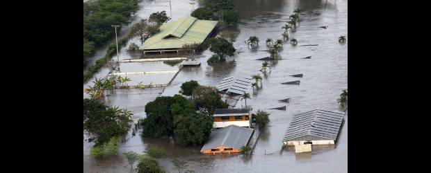 El invierno dejará el país en obra negra | Colprensa | Así se ven algunas de las poblaciones del sur del Atlántico que quedaron bajo el agua, después de que se abriera un boquete en el Canal del Dique, uno de los brazos del río Magdalena. Muchas edificaciones deben reconstruirse.