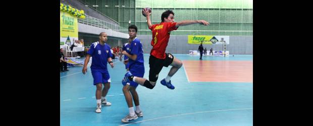 Venezuela le aplicó la doble a Colombia | Manuel Saldarriaga | El duelo entre los mejores del torneo internacional de balonmano, Colombia y Venezuela, volvió a ser del equipo foráneo que confirmó la superioridad. El triunfo final favoreció al equipo dirigido por Ismael Zucarini, 41-28.