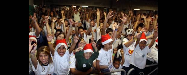 El Niño Dios leyó cartas de mil pequeños | Julio César Herrera | Cartas al Niño Dios es un evento que realiza Soñar Despiertos. Con donaciones consiguen darles regalos y diversión a niños de escasos recursos.