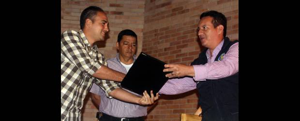 Bello dio las gracias por la solidaridad | Julio Cesar Herrera | El alcalde de Bello, Oscar Andrés Pérez, hizo ayer un reconocimiento a las entidades que brindaron apoyo en la tragedia de Calle Vieja.