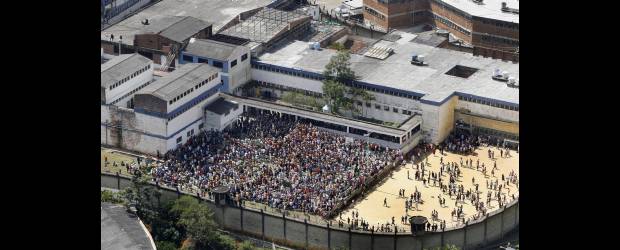 Celulares serán bloqueados en las penitenciarías del país | Archivo | Varias celdas generadoras de "ruido" serían instaladas en cada una de las cárceles del país, con el fin de restringir la realización de llamadas de internos, funcionarios y visitantes y, de esta manera, ayudar a frenar el delito.