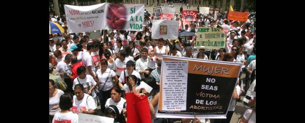 "Clínica de la Mujer no tuvo planeación" | Archivo | La Procuraduría Delegada pide que haya una mayor difusión del proyecto y se tengan en cuenta las inquietudes de la ciudadanía, pues varios sectores se mostraron en desacuerdo con los propósitos de la Clínica.