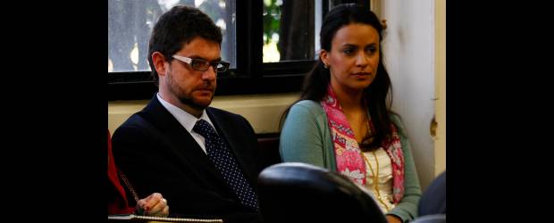 Nueve argumentos para la justicia | Colprensa | Óscar Schroeder, exdirector jurídico del Ministerio de Agricultura y Camila Reyes, exdirectora de Comercio y Financiamiento del Ministerio, fueron cobijados este lunes con medida de aseguramiento por los cargos imputados.