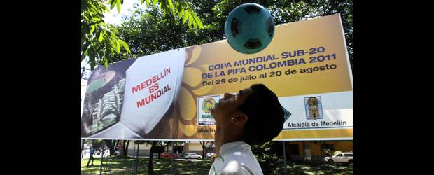 Mundial, a la vuelta de la esquina | Hernán Vanegas | En Medellín, la publicidad del Mundial sub20, frío hasta ahora, comienza a verse en pancartas y vallas en los puntos vitales y de mayor afluencia de público. El Mundial sub20 está a tan solo 30 días de su arranque en ocho ciudades del país.