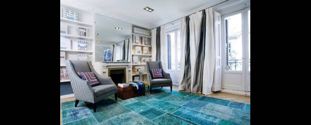 Coloridos retazos, a sus pies | Esta propuesta novedosa y vanguardista de tapetes se puede incorporar a espacios contemporáneos, minimalistas o a un ambiente más ecléctico. Se trata de un concepto vintage aplicado a la decoración.
