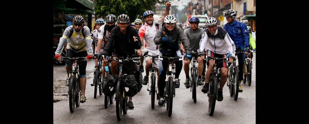 Se fueron 225.000 km de más | Jaime Pérez | Fueron 25.000 y no 250.000 los kilómetros que recorrió, de ida y vuelta, Carlos Carvajal con su idea de Pedaleando Alma.