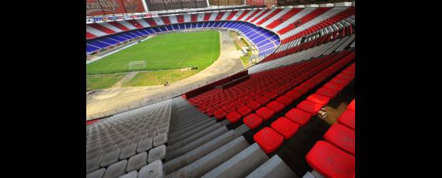 Caldera llena espera a gauchos y patriotas | Archivo | Tras el triunfo ante Bolivia por las eliminatorias y el buen ambiente con Leonel Álvarez, se espera llenos en el estadio Metropolitano. Abundarán las figuras.