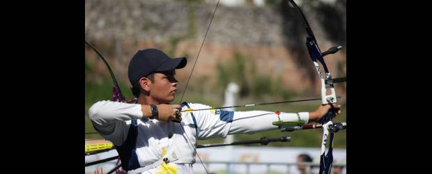 "Temblando" Daniel le pegó al bronce | Santiago Hernández, Enviado Especial, Guadalajara-méxico | En acción Daniel Felipe Pineda. Disputaba ayer la posibilidad de subir al podio. Al final lo logró en el tercer cajón. Fue la única presea del arco nacional.