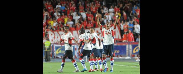 Triunfo del DIM y adiós hechizo | Colprensa, Cali | Santiago Tréllez, quien ajustó siete goles este año en el rentado, le mostró el camino del triunfo ayer al Independiente Medellín en el Pascual Guerrero.