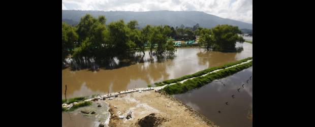 Declarada alerta naranja en 13 departamentos | Christian Castillo, Colprensa-bogotá | Las lluvias y el poco espacio con el que cuentan el río Bogotá y otros afluentes hacen necesario mantener la alerta roja en Cundinamarca.