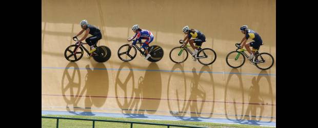 El Caracol tiene pinta mundial | Juan Antonio Sánchez | El buen tiempo del día de ayer fue aprovechado por los pisteros para cumplir con los primeros entrenamientos. Brasileños y chilenos fueron quienes más disfrutaron las primeras horas del día, para probar el óvalo del Cochise Rodríguez.