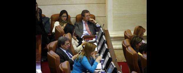 Se abre paso un nuevo tribunal para congresistas | Germán Enciso, Colprensa-Bogotá | El ministro de Justicia, Juan Carlos Esguerra Portocarrero, estuvo muy atento al desarrollo de las discusiones de ayer en la Cámara de Representantes, donde se cumple el cuarto debate sobre la reforma a la Justicia.