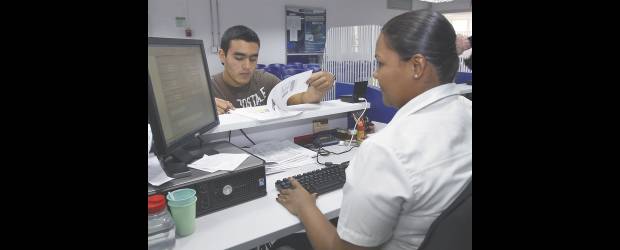 Visas para el otro mundo educativo | Archivo | Las oficinas del Icetex en Medellín están ubicadas en el décimo piso del Edificio Coltejer. El instituto ofrece en su sitio web simulacros de créditos para los usuarios.