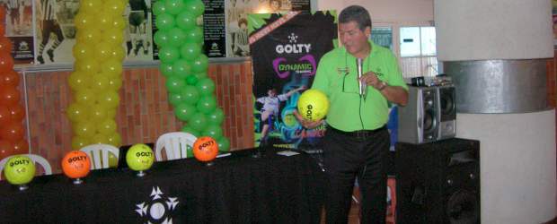 Golty lanzó el balón Dynamic Training, número tres | Colprensa | Carlos Marthá durante la presentación del nuevo balón Golty que será utilizado en torneos juveniles.