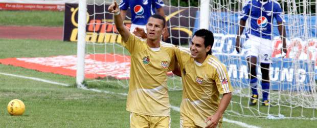 El Flaco Páez aún no define su futuro | Archivo | Luis Páez (izquierda) es un jugador pretendido por clubes como Junior y Cali.