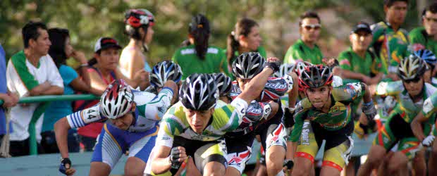 Los patines ruedan en Villavicencio | Colprensa | Este jueves se llevó a cabo la prueba de puntos, categoría prejuvenil varones, dentro del Campeonato Nacional Interligas de Patinaje de Velocidad que se desarrolla en Villavicencio.