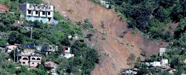 Polémica en México por alud de Oaxaca | Henry Romero, Reuters - México | El deslizamiento de tierra en Tlahuitoltepec solo arrasó cuatro casas.