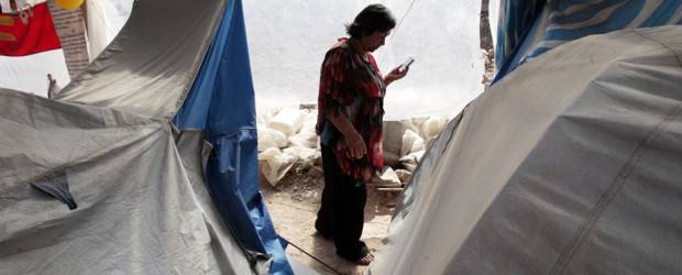 Crece ansiedad entre los mineros | Reuters - Copiapó, Chile | El estado de ánimo de los familiares de los mineros se mueve entre la angustia y la euforia. Se espera que a principios de febrero se logre el rescate.