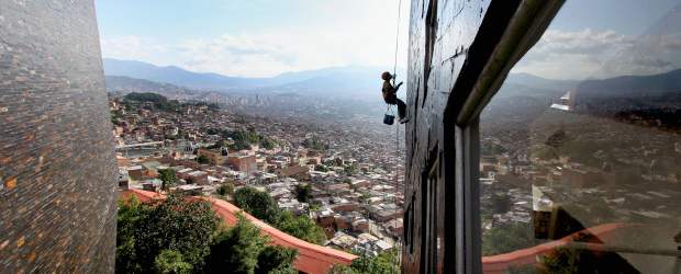 Ayude a construir una política pública de trabajo decente en Medellín |