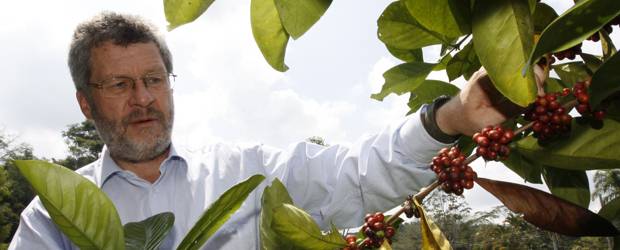 El conocimiento detrás de una taza de café | Edwin Bustamante | El director de Cenicafé, Fernando Gast Harders encuentra en este premio un reconcimiento muy importante al esfuerzo de un selecto grupo de investigadores y especialistas que trabajan fuertemente para conseguir un producto de gran calidad.