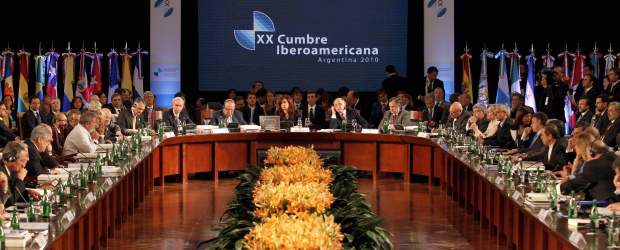 Líderes iberoamericanos rindieron homenaje a Néstor Kirchner | Reuters | La XX Cumbre Iberoamericana se realiza en la ciudad argentina de Mar del Plata.
