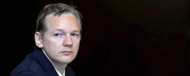 Gobierno británico se prepara para ciberataques por comparecencia de Assange | Archivo | Assange fue detenido hace una semana por la Policía británica.