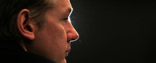 Así se dio la filtración de cables de WikiLeaks | Julian Assange, fundador de WikiLeaks sacudió al mundo tras filtrar cables diplomáticos que eran confidenciales.