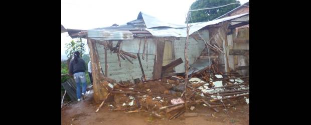 Cuatro minutos para un drama en Frontino | Cortesía Alcaldía de Frontino | Fueron 120 viviendas afectadas, gran parte destechadas, pero 10 quedaron prácticamente destruidas (como la que se aprecia en la fotografía), por lo que igual número de familias deberán ser reubicadas.