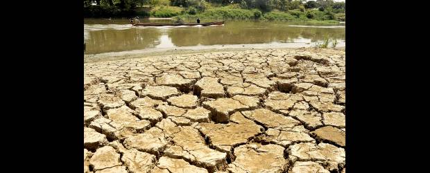El Niño se queda unos meses | Archivo | Las lluvias que han sido esquivas en los últimos meses llegarán en abril. En algunas poblaciones no serán tan fuerte como lo eran en la misma época, y en otras serán más abundantes. Esa es otra de las consecuencias de El niño.
